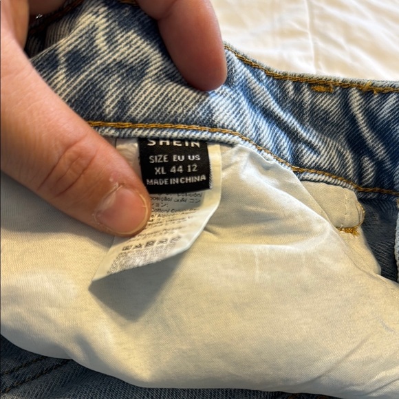 SHEIN EZwear Zipper Fly Tapered Jeans Straight Leg Light Wash Size 12/XL - Picture 8 of 9